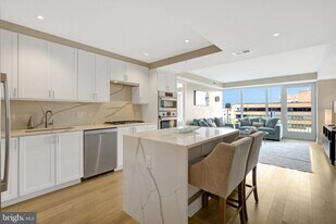 925 N Fairfax St in Alexandria, VA - Building Photo