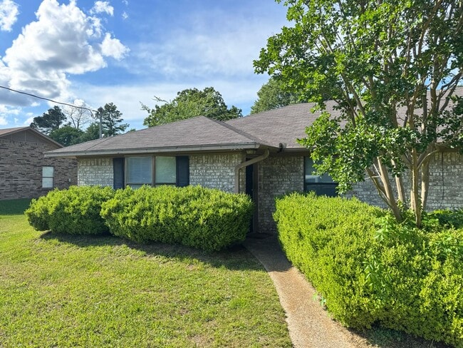 3244 Stoneridge Dr in Flint, TX - Building Photo - Building Photo