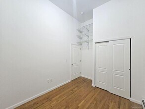 71-59 160th St in Queens, NY - Building Photo - Building Photo