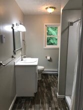 396 Autumnwood Dr, Unit 396 Autumnwood Dr Apt B in Tiffin, OH - Building Photo - Building Photo