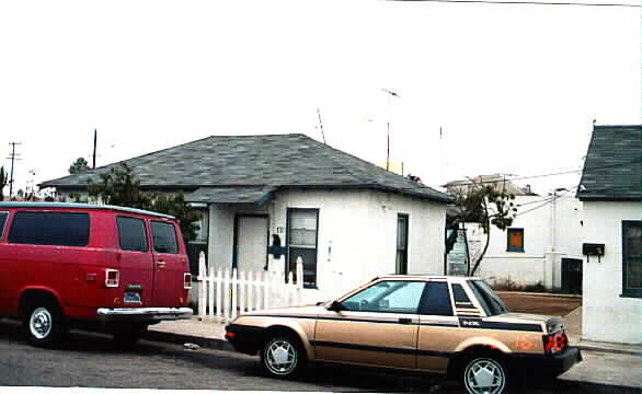 168 N Roosevelt Ave in Oxnard, CA - Building Photo - Building Photo