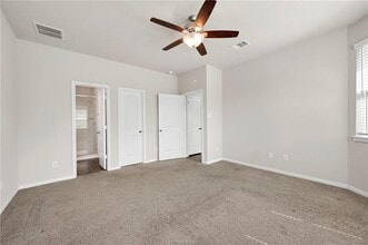 994 Crossing Dr in Bryan, TX - Building Photo - Building Photo