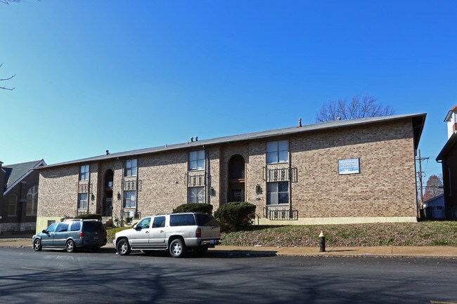 Morganford Commons in St. Louis, MO - Foto de edificio - Building Photo