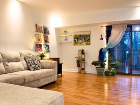 2231 Castle Rock Square, Unit 21C in Reston, VA - Building Photo