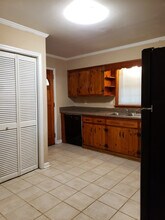 2021 Brewer Blvd SW in Atlanta, GA - Building Photo - Building Photo