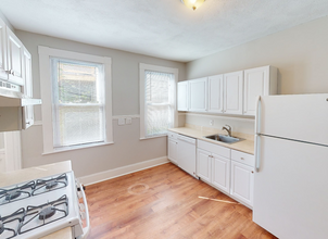 74 Spring St, Unit 1 in Cambridge, MA - Building Photo - Building Photo
