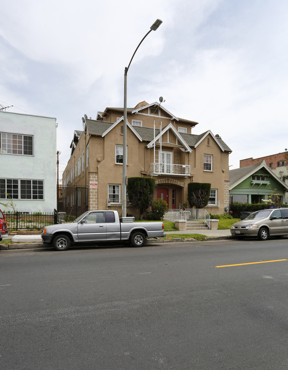 836 S Harvard Blvd in Los Angeles, CA - Foto de edificio