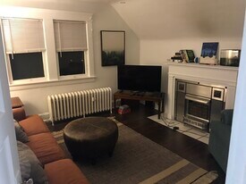 1284 Mathews Ave, Unit 3