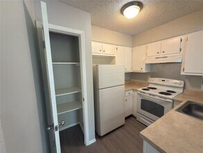 8907 Parkfield Dr in Austin, TX - Building Photo - Building Photo