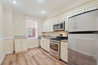 6045 Boulevard E, Unit 205 in West New York, NJ - Foto de edificio - Building Photo