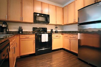 891 S Clark St in Chicago, IL - Foto de edificio - Building Photo