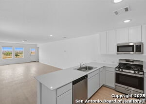 3323 Hilts Trl in New Braunfels, TX - Building Photo - Building Photo