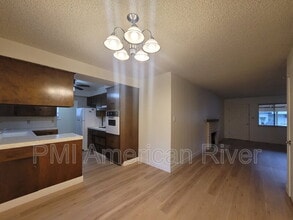 6349 Seastone Way in Sacramento, CA - Building Photo - Building Photo