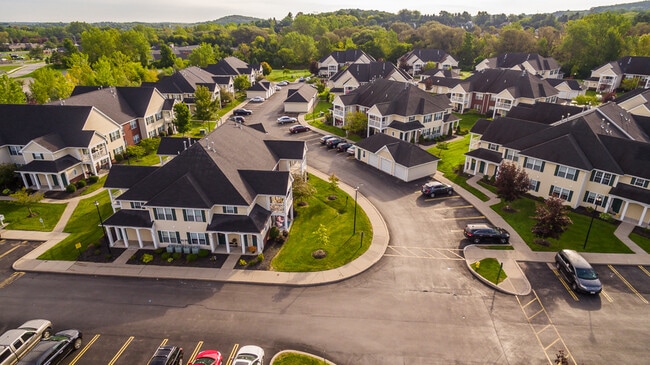 The Hammocks at Southern Hills in Fairport, NY - Foto de edificio - Building Photo