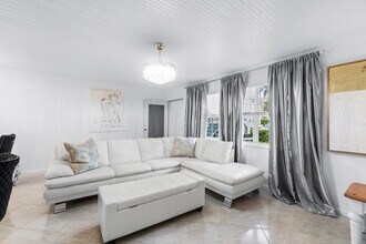 340 Horizon W in Boynton Beach, FL - Building Photo - Building Photo