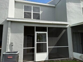 6512 Osprey Lake Cir in Riverview, FL - Building Photo - Building Photo