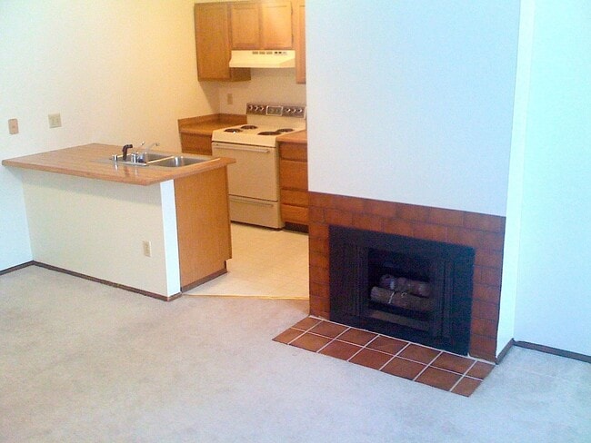 1920 Marthas Vineyard Cir