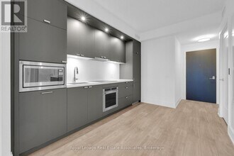 259 The Kingsway in Toronto, ON - Building Photo - Building Photo