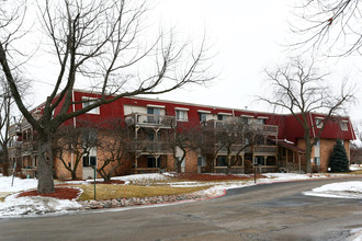 Linden Woods in Aurora, IL - Foto de edificio - Building Photo