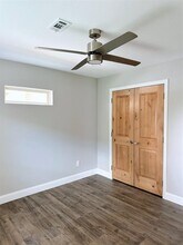 307 1/2 Ennis St in Houston, TX - Foto de edificio - Building Photo