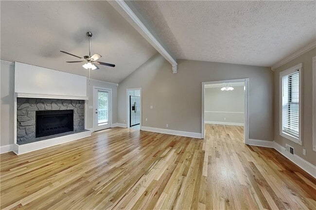 1105 Tom Ln in Marietta, GA - Building Photo - Building Photo