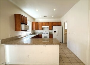 2610 Rimpacific Cir in Las Vegas, NV - Building Photo - Building Photo