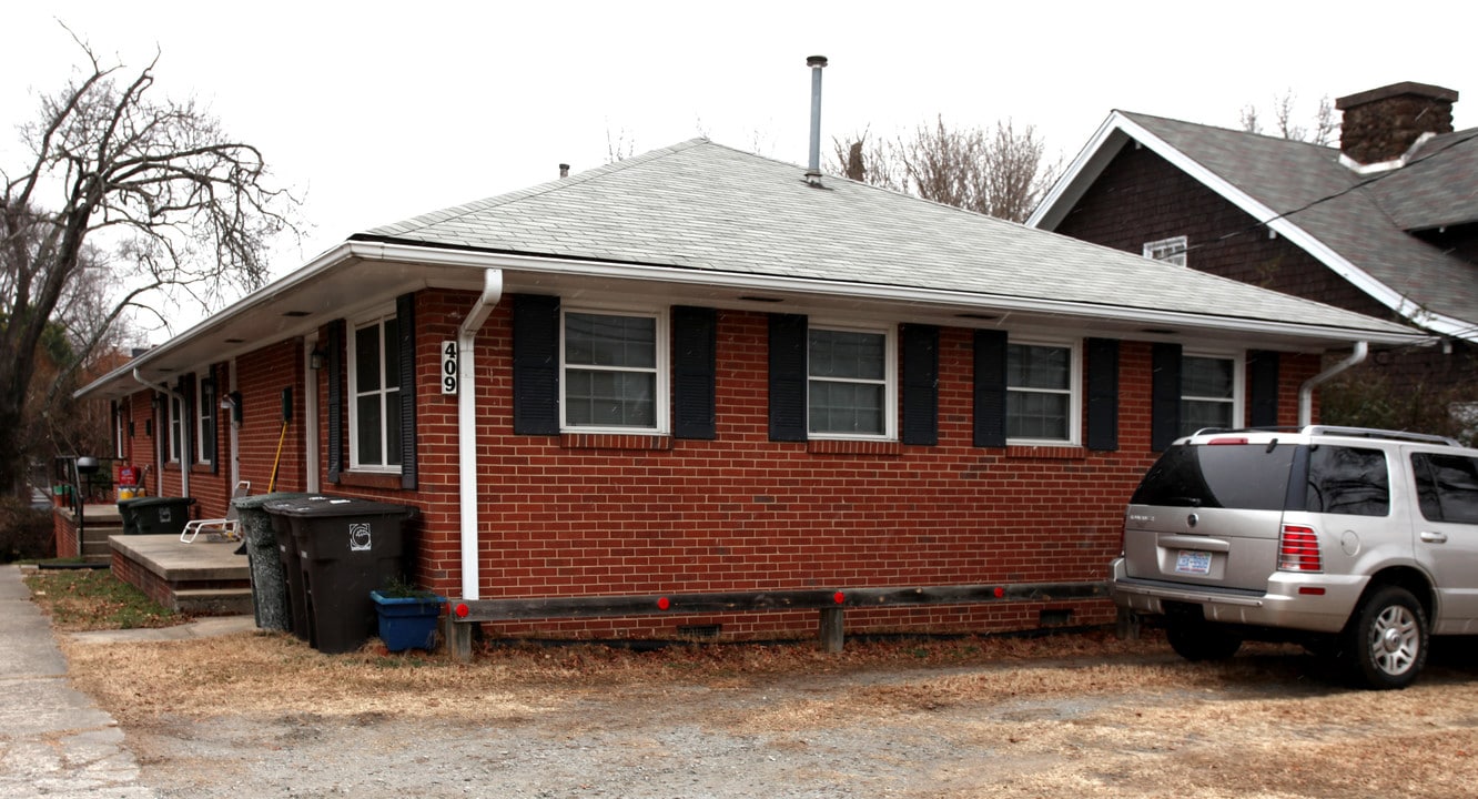 409 N Spring St in Greensboro, NC - Foto de edificio