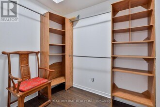 60-2460 Heintzman St in Toronto, ON - Building Photo - Building Photo