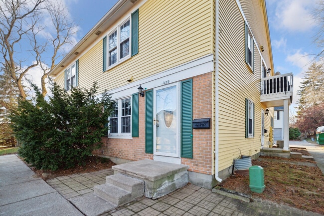 1459 Wingate Blvd in Ypsilanti, MI - Building Photo - Building Photo