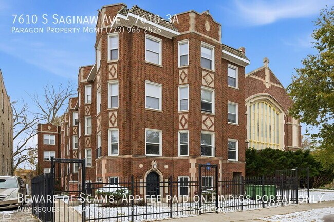 7610 S Saginaw Ave in Chicago, IL - Building Photo - Building Photo