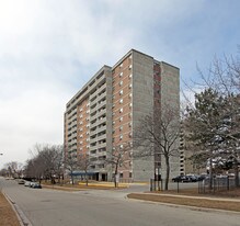 20 Gilder Dr in Toronto, ON - Building Photo