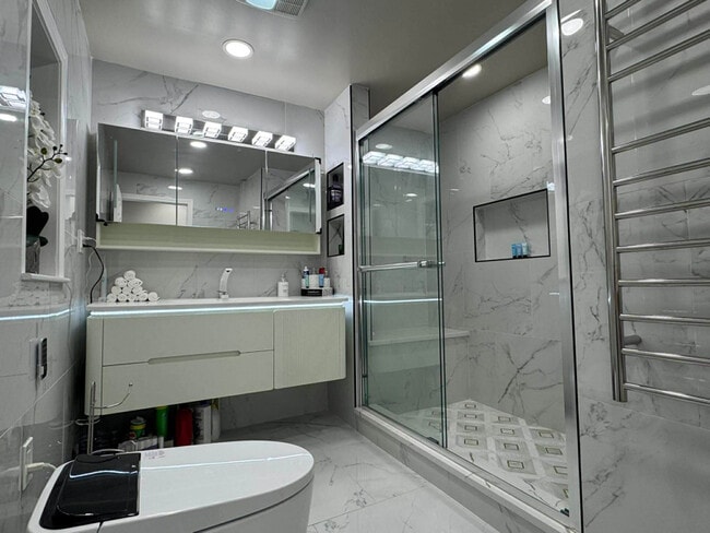 247 Union St in Weymouth, MA - Foto de edificio - Building Photo