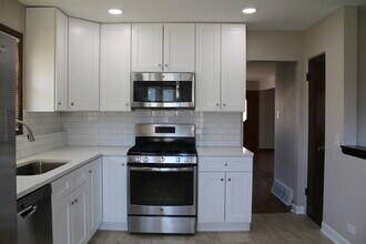 724 Barnsdale Rd in La Grange Park, IL - Building Photo - Building Photo