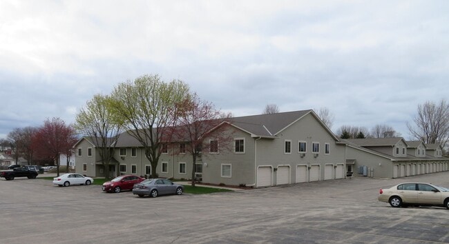 385 Main St in Lomira, WI - Building Photo - Building Photo