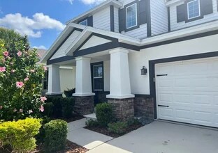 6309 Sunsail Pl in Apollo Beach, FL - Foto de edificio - Building Photo