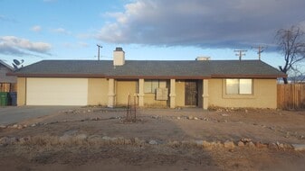 19660 Neuralia Rd in California City, CA - Building Photo