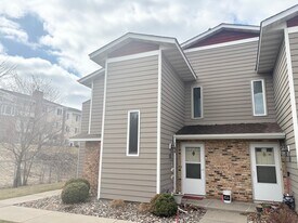 4488 Cinnamon Ridge Trl in Eagan, MN - Building Photo