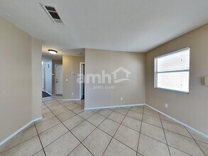 7400 Fencerow St in Las Vegas, NV - Building Photo - Building Photo