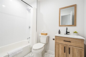 108-9 Rockaway Beach Dr in Queens, NY - Building Photo - Building Photo