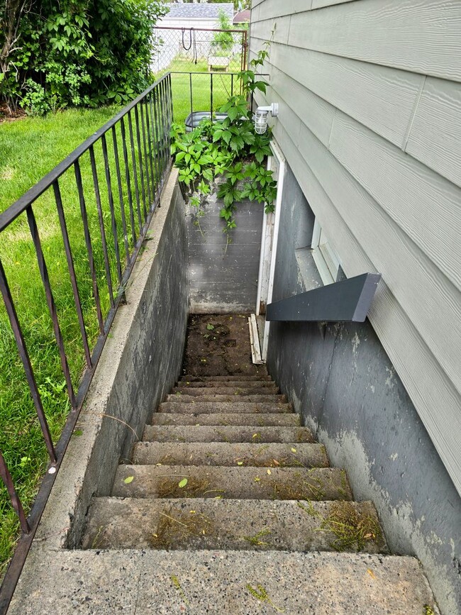 1621 10th St W in Billings, MT - Foto de edificio - Building Photo