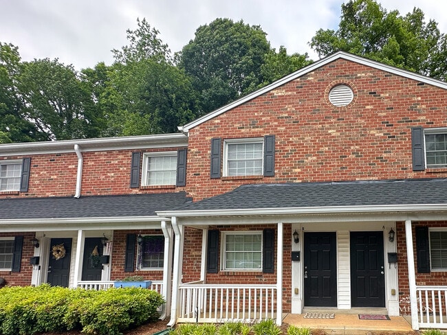 property at 1215 Green Oaks Ln