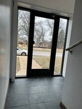 8828 Riverview Blvd, Unit 2S in St. Louis, MO - Foto de edificio - Building Photo