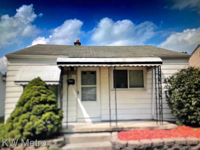 property at 135 E Hudson Ave
