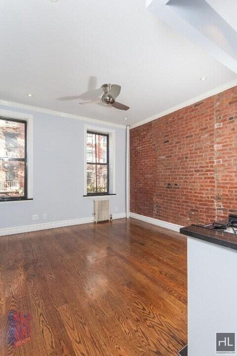 Clinton Street in New York, NY - Building Photo