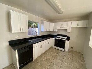 7303 Central Ave, Unit #C in Lemon Grove, CA - Foto de edificio - Building Photo