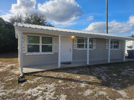 114 Marrero Ave in Sebring, FL - Building Photo