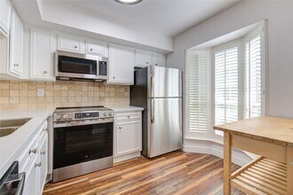 2002 Gentryside Dr in Houston, TX - Building Photo - Building Photo