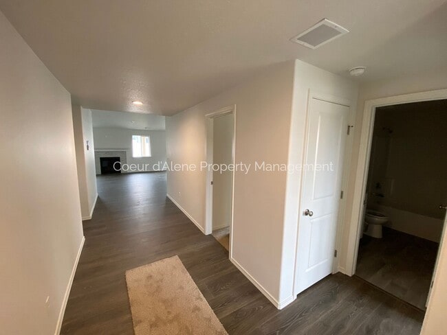 5882 W Lujack Wy in Rathdrum, ID - Building Photo - Building Photo