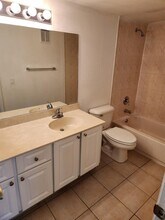 731 N Pine Island Rd, Unit 402 in Plantation, FL - Building Photo - Building Photo