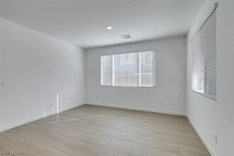 379 Morgan Crst Dr in Henderson, NV - Building Photo - Building Photo